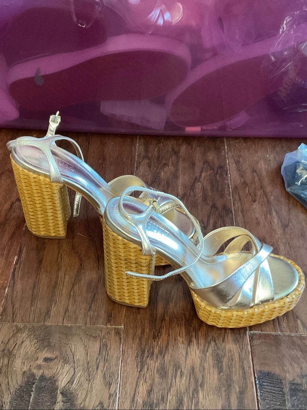 SCHUTZ texture metallic
